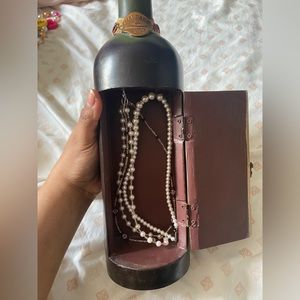 cute wine organizer